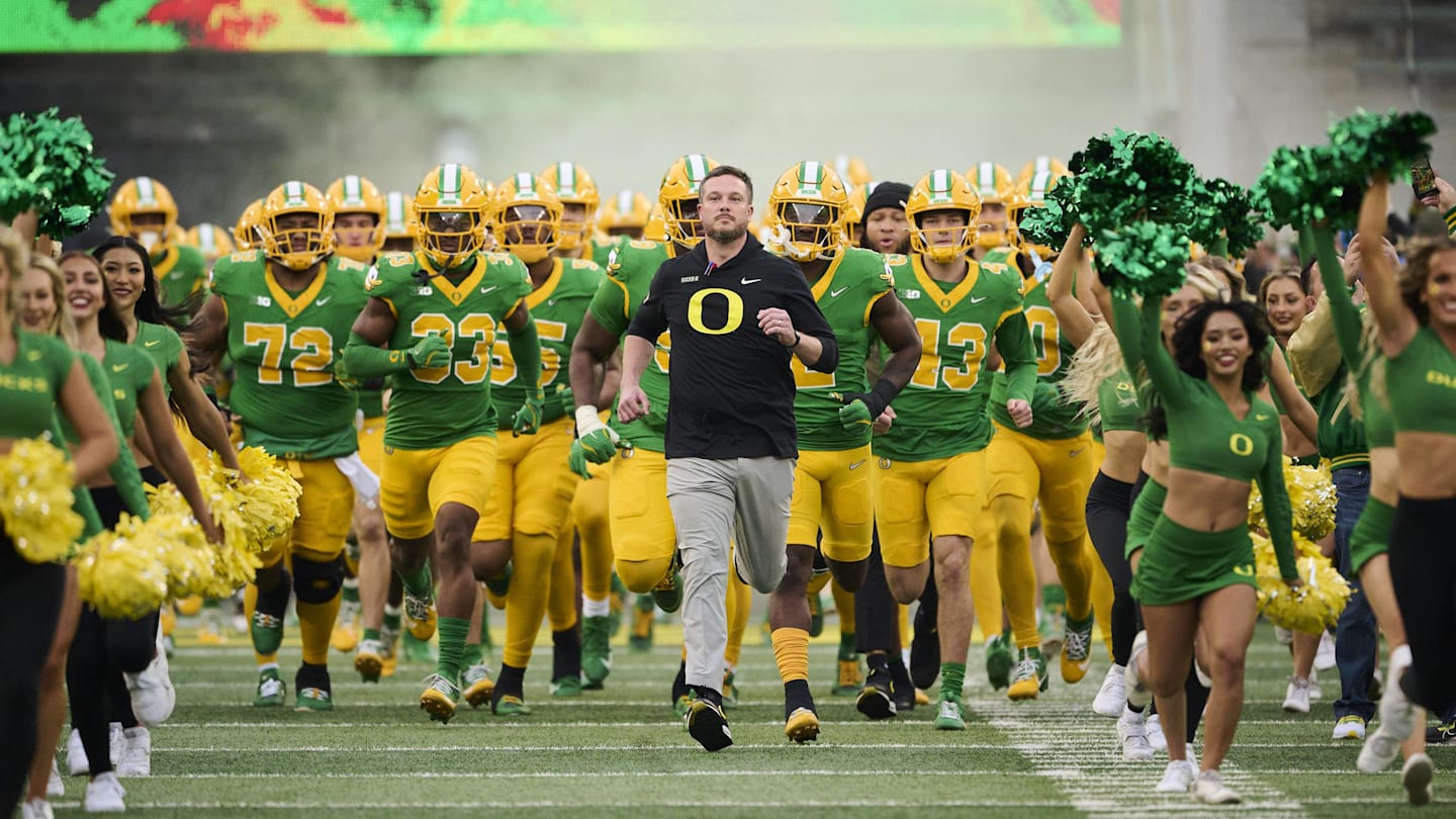 EXCLUSIVE: Oregon Ducks’ Dan Lanning Addresses GM Model In College Football