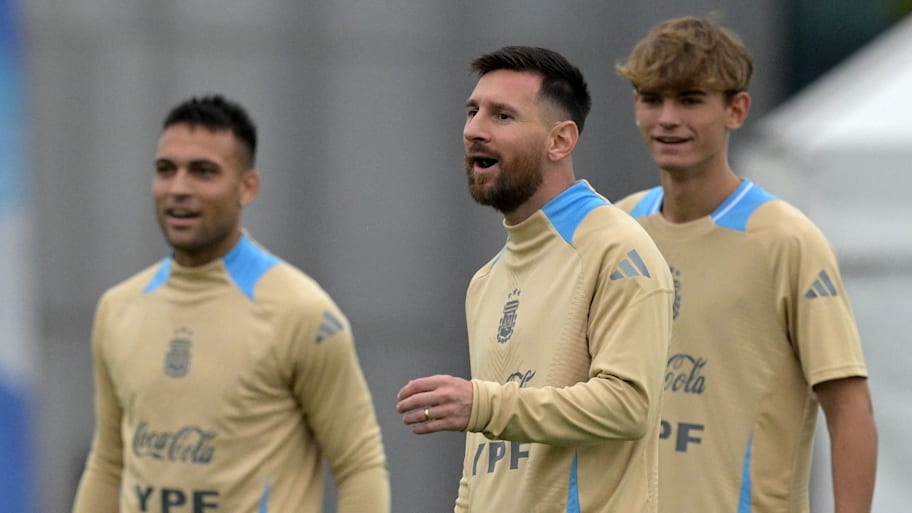 Lionel Messi, Lautaro Martínez and Nico Pa