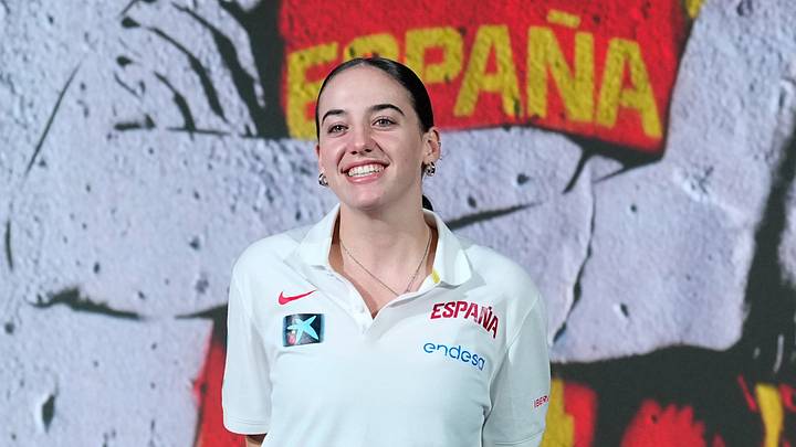 Iyana Martin of Spain attends during the farewell ceremony for the Spanish women's national basketball team
