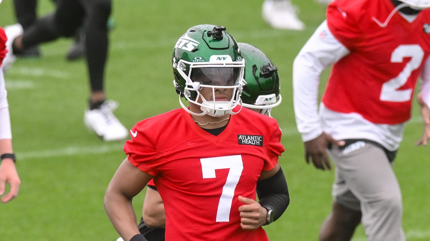 Jets Sign Justin Fields $40M in Riskiest 2025 NFL Move