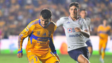 Los argentinos Ángel Correa y José Paradela durante la fase regular