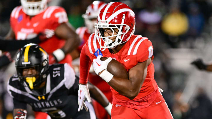 Oregon commit Jordon Davison is hoping to lead Mater Dei to back-to-back high school football national championships. Photo by John Bowers