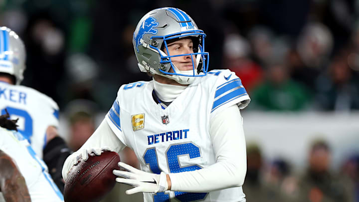 Detroit inicia la semana 13 en su casa tras su tradicional juego de Acción de Gracias. 