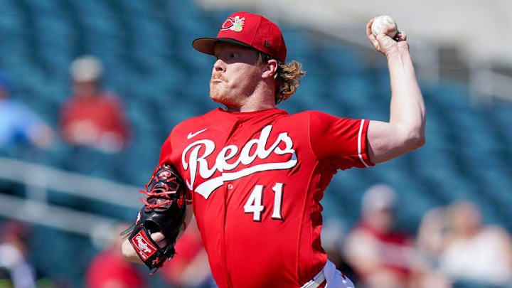Cincinnati Reds pitcher Andrew Abbott (41) throws a pitch 