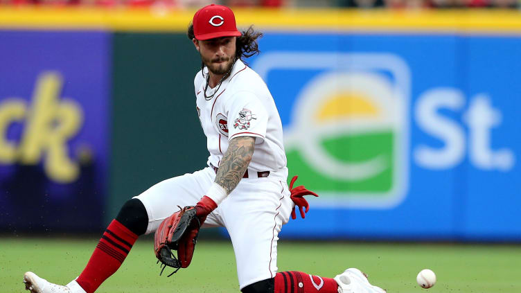 Cincinnati Reds second baseman Jonathan India (6) fields a ground ball.