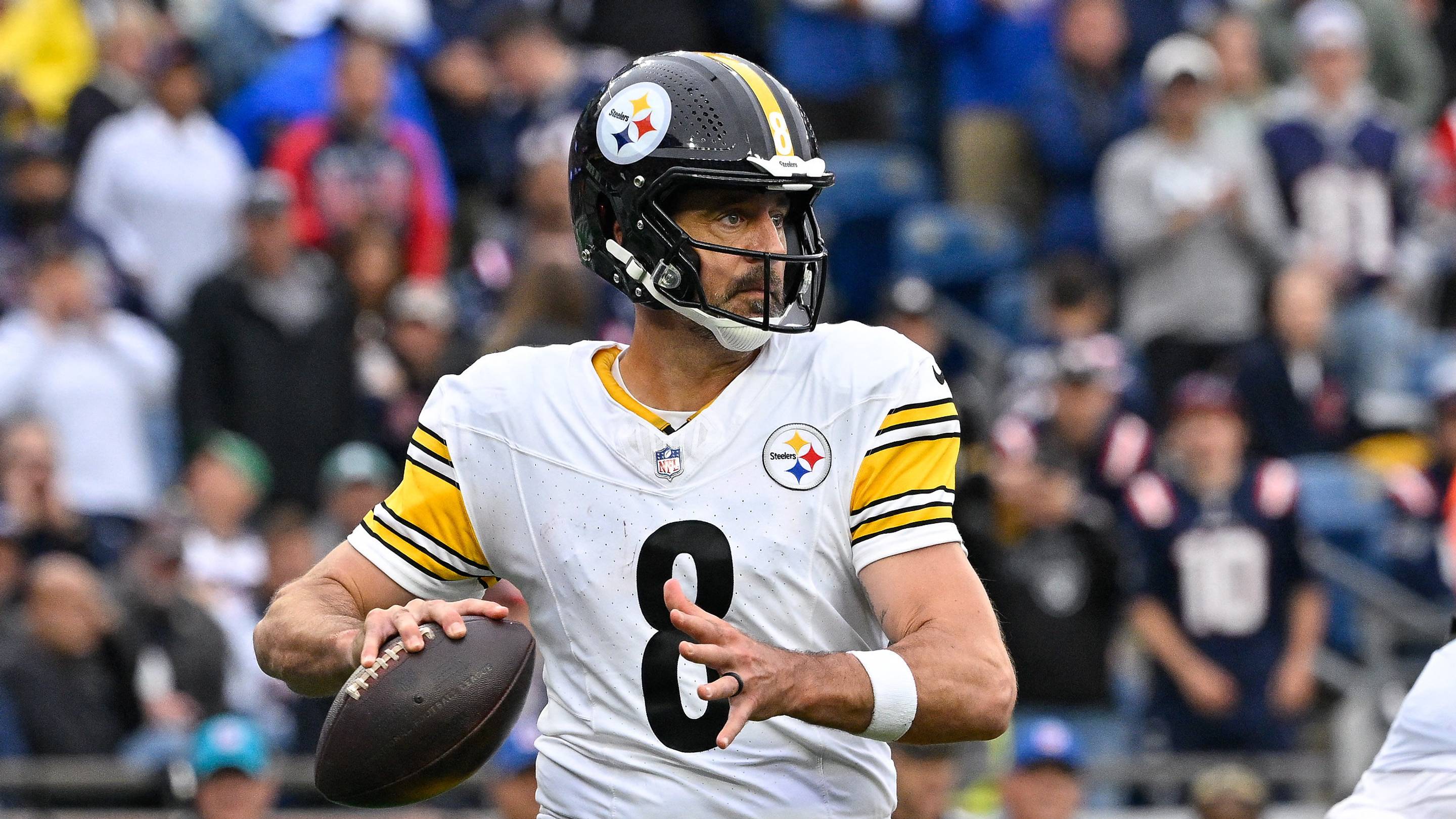 Patriots DT Slams Steelers' Aaron Rodgers: 'Enjoy Retirement'