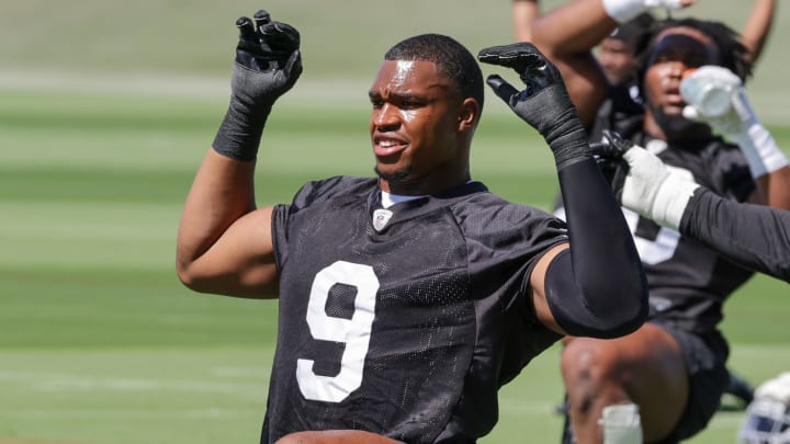 Raiders DE Tyree Wilson shows off body transformation