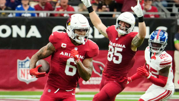 Sep 17, 2023; Glendale, AZ, USA; Arizona Cardinals running back James Conner (6) carries the ball against the New York Giants in the first half at State Farm Stadium. Mandatory Credit: Rob Schumacher-Arizona Republic
