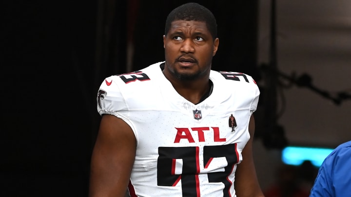 Calais Campbell will bring his talents to Miami as he reunites with new Dolphins defensive coordinator Anthony Weaver.