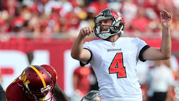 Start Em, Sit Em Kickers & Defenses for Fantasy Football Week 8