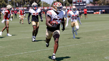 San Francisco 49ers linebacker Dee Winters