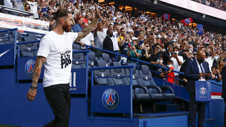 Les supporters parisiens espèrent voir très vite Sergio Ramos en action. Les supporters parisiens espèrent voir très vite Sergio Ramos en action.