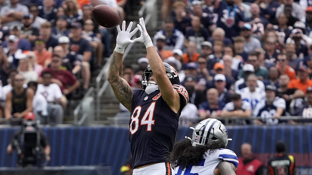 Sep 21, 2025; Chicago, Illinois, USA; Chicago Bears tight end Colston Loveland (84) makes a catch against Dallas Cowboys linebacker Marist Liufau (35) during the first half at Soldier Field. Mandatory Credit: David Banks-Imagn Images