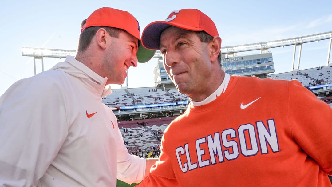 Clemson locks down their top recruit on offense Clemson locks down their top recruit on offense