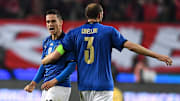 Giacomo Raspadori e Giorgio Chiellini