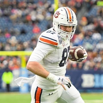 Auburn Tigers tight end Brandon Frazier suffered a broke foot on Saturday in a  win over the New Mexico Lobos