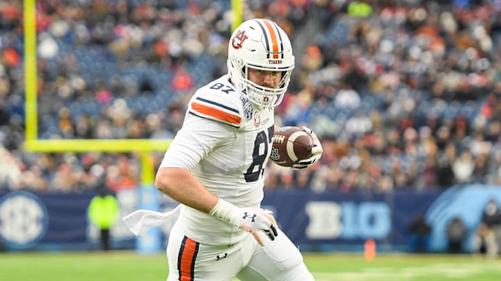 Auburn Tigers tight end Brandon Frazier suffered a broke foot on Saturday in a  win over the New Mexico Lobos