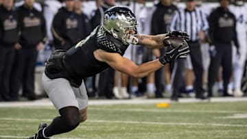 Oregon tight end Terrance Ferguson hauls in a catch as the No. 1 Oregon Ducks host the Washington Huskies Saturday, Nov. 30, 2024 at Autzen Stadium in Eugene, Ore.