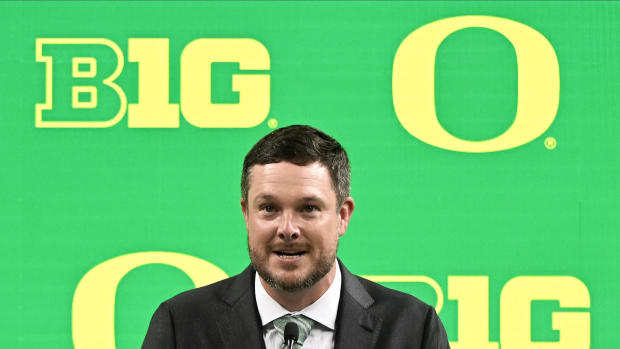 Jul 25, 2024; Indianapolis, IN, USA; Oregon Ducks head coach ??Dan Lanning speaks to the media during the Big 10 football med