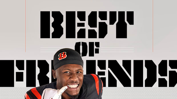 Tee Higgins and Ja'Marr Chase pose in Bengals uniforms 