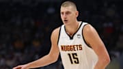 Nikola Jokic se lesionó la rodilla en el duelo ante Utah