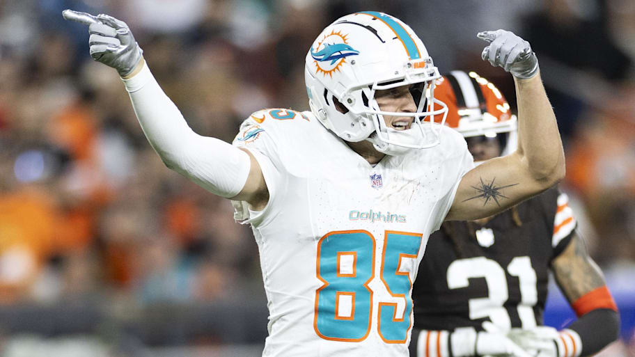Miami Dolphins wide receiver River Cracraft (85) signals for a first down following his reception against the Cleveland Browns during the third quarter at Huntington Bank Field last season. | Scott Galvin-Imagn Images