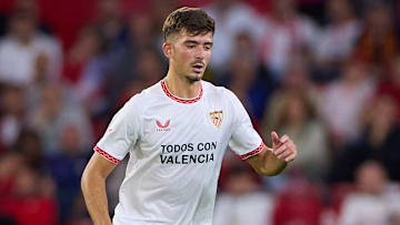 Salas es defensor del Sevilla CF