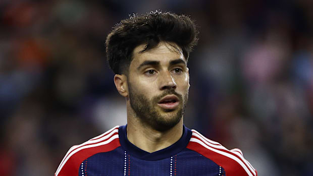 Carles Gil.