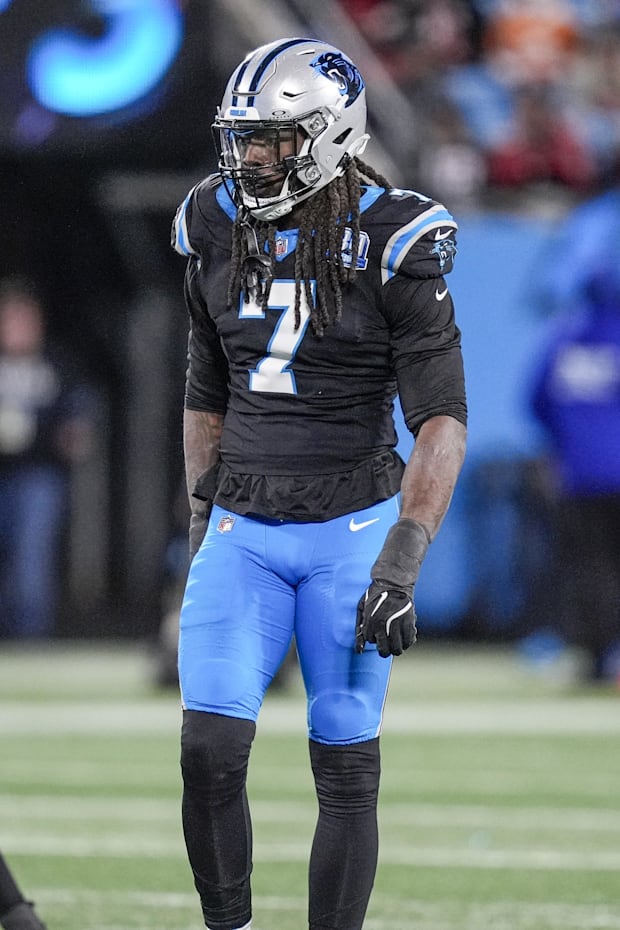 Carolina Panthers linebacker Jadeveon Clowney during the second half against the Tampa Bay Buccaneer
