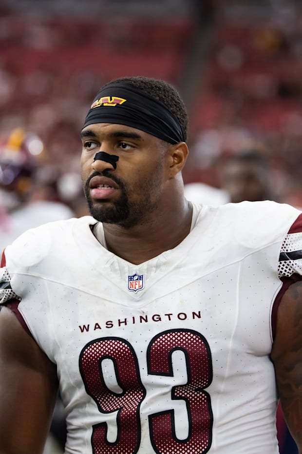 Washington Commanders defensive tackle Jonathan Allen (93) against the Arizona Cardinals