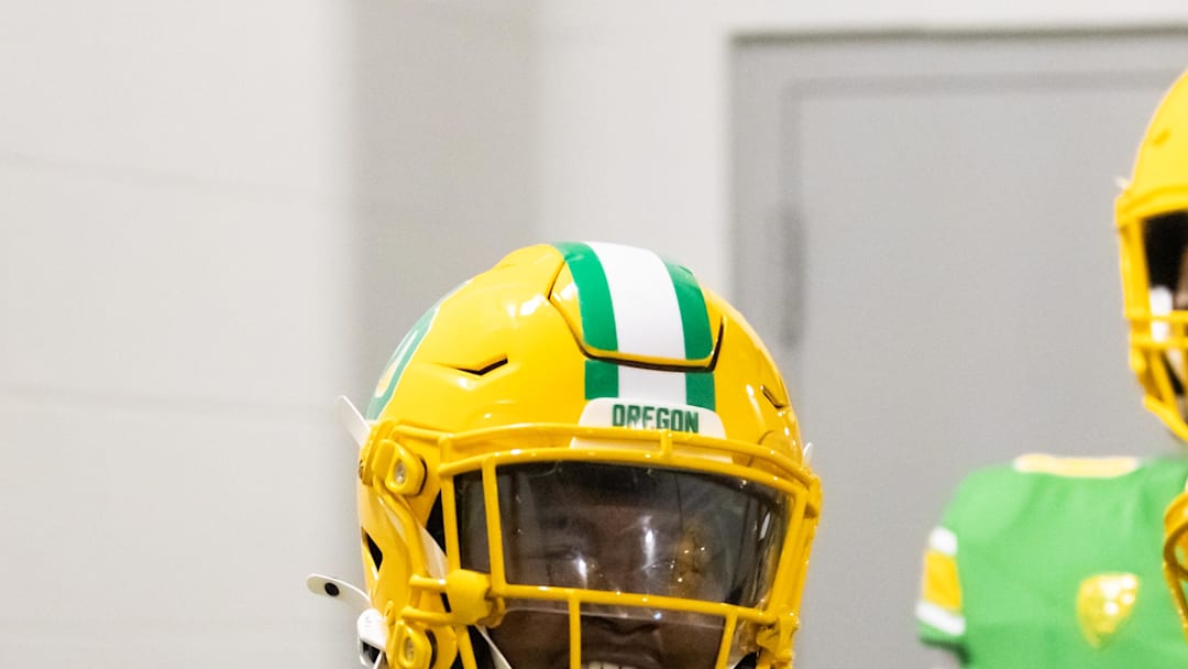 Oregon Ducks defensive back Rodrick Pleasant 