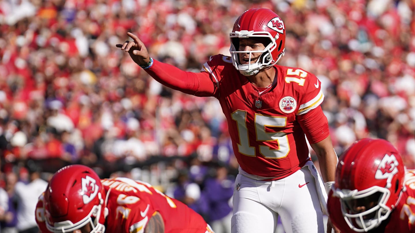 Patrick Mahomes Leads Chiefs' Resurgence Amid AFC West Challenges