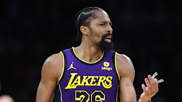 Philadelphia 76ers v Los Angeles Lakers