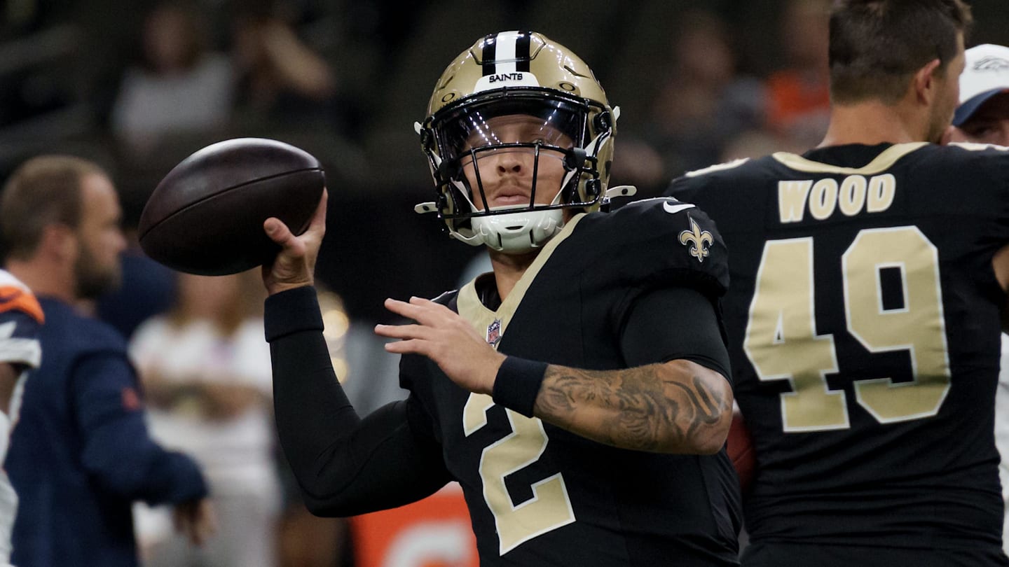 Saints Predicted To Add Star QB To Fix Glaring Roster Hole