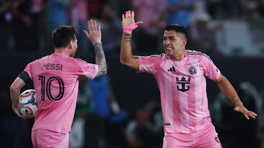 Lionel Messi (left) and Luis Suárez (right)