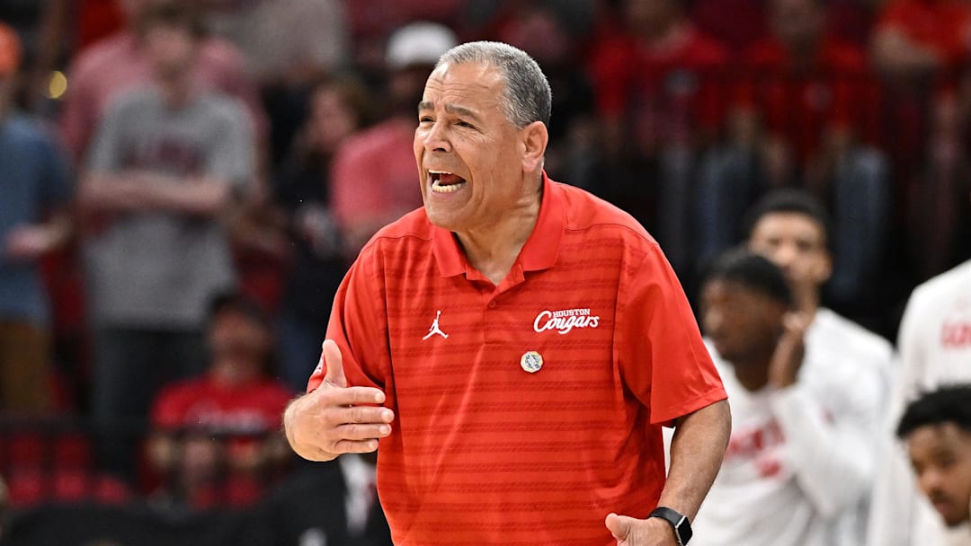 Houston Cougars head coach Kelvin Sampson reacts against the Illinois Fighting Illini in the second half during a Sweet Sixteen game of the South Regional of the men's 2026 NCAA Tournament at Toyota Center.