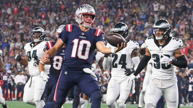 Aug 15, 2024; Foxborough, MA, USA; Patriots’ Drake Maye runs the ball in for a touchdown against Eagles.