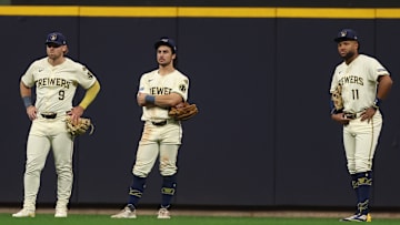 National League Championship Series - Los Angeles Dodgers v Milwaukee Brewers - Game Two