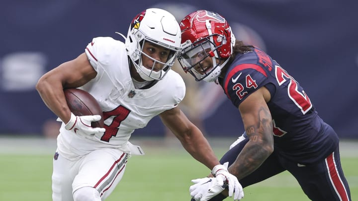 Arizona Cardinals wide receiver Rondale Moore (4) runs with the ball 