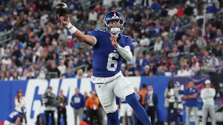 Jaxson Dart threw an early touchdown pass in the Giants' preseason game against the Patriots Jaxson Dart threw an early touchdown pass in the Giants' preseason game against the Patriots