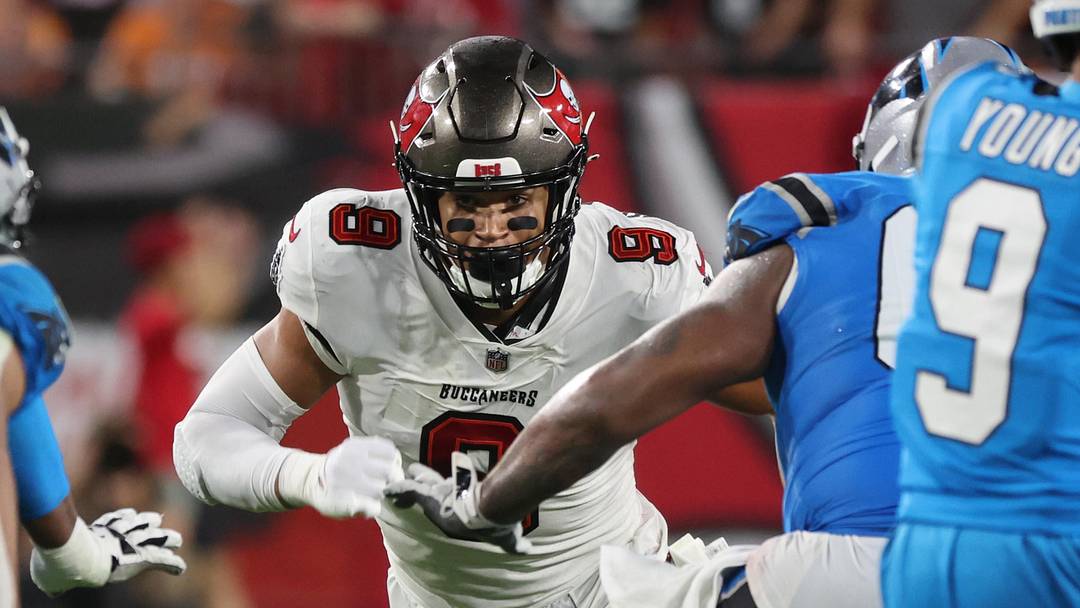 Dec 3, 2023; Tampa, Florida, USA; Tampa Bay Buccaneers linebacker Joe Tryon-Shoyinka (9) rushes against the Carolina Panthers during the second half at Raymond James Stadium. Mandatory Credit: Kim Klement Neitzel-Imagn Images