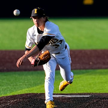 Iowa’s Cade Obermueller (33) pitches against Oregon during a Big Ten conference baseball game May 15, 2025 at Duane Banks Field in Iowa City, Iowa.