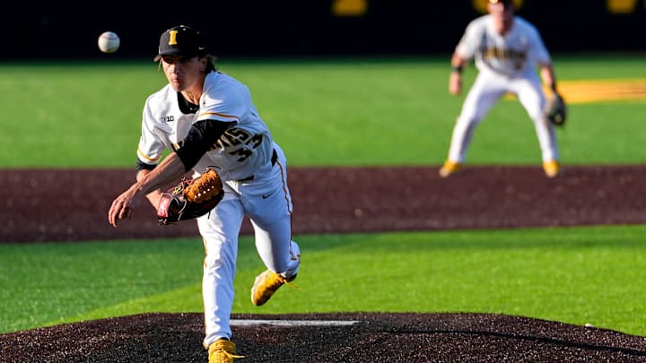 Iowa’s Cade Obermueller (33) pitches against Oregon during a Big Ten conference baseball game May 15, 2025 at Duane Banks Field in Iowa City, Iowa.