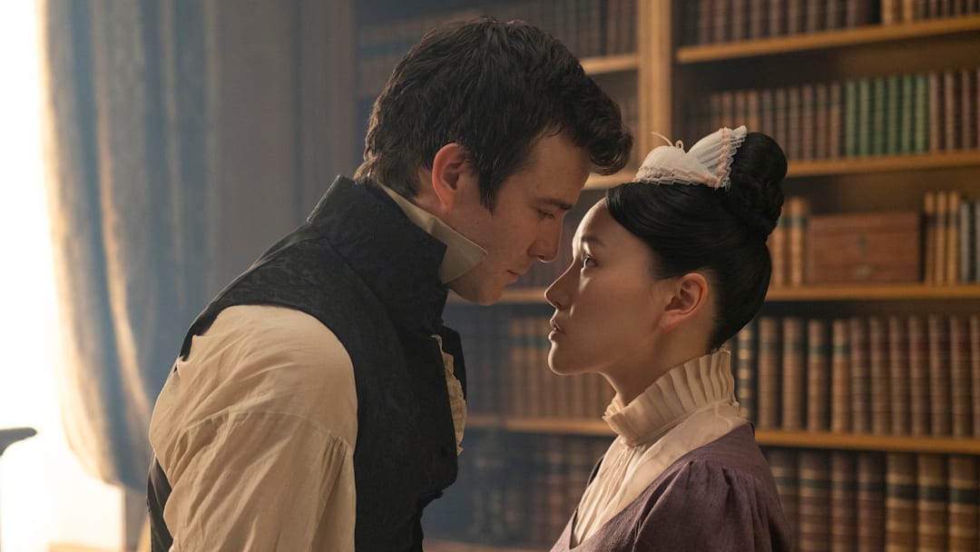 (L to R) Luke Thompson as Benedict Bridgerton, Yerin Ha as Sophie Baek in episode 407 of Bridgerton