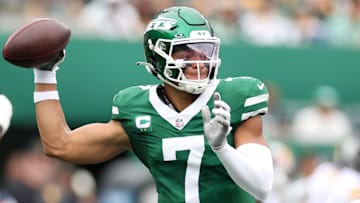 NY Jets quarterback Justin Fields