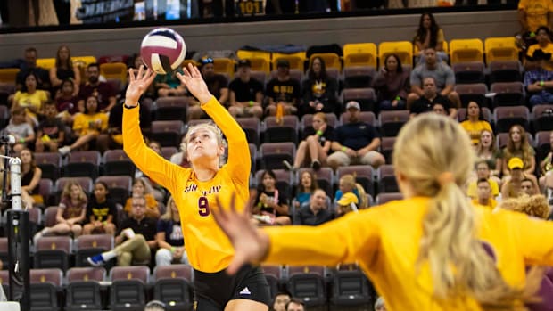 Shannon Shields sets a ball for Arizona State. 