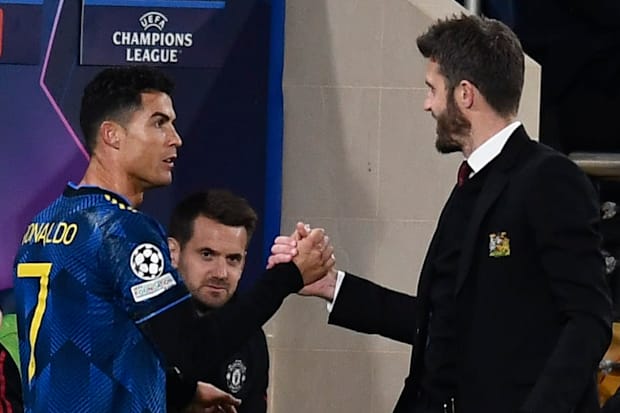 คริสเตียโน่ โรนัลโด้ (ซ้าย) และไมเคิล คาร์ริค