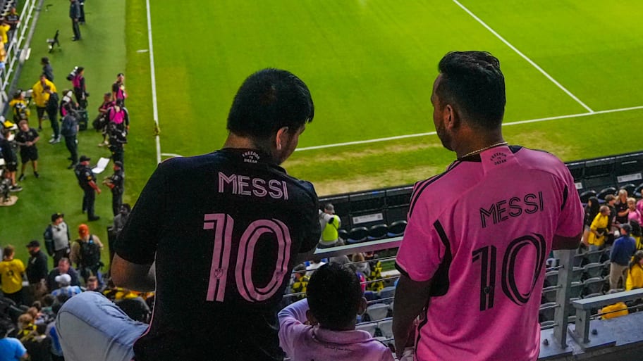 Lionel Messi fans
