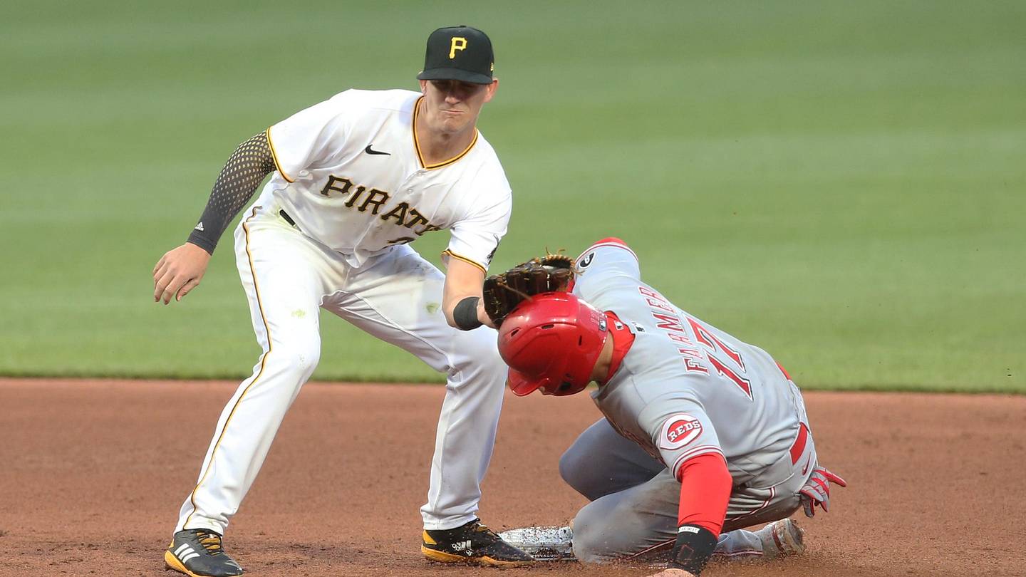Reds: What Kevin Newman brings to the table that Kyle Farmer did not