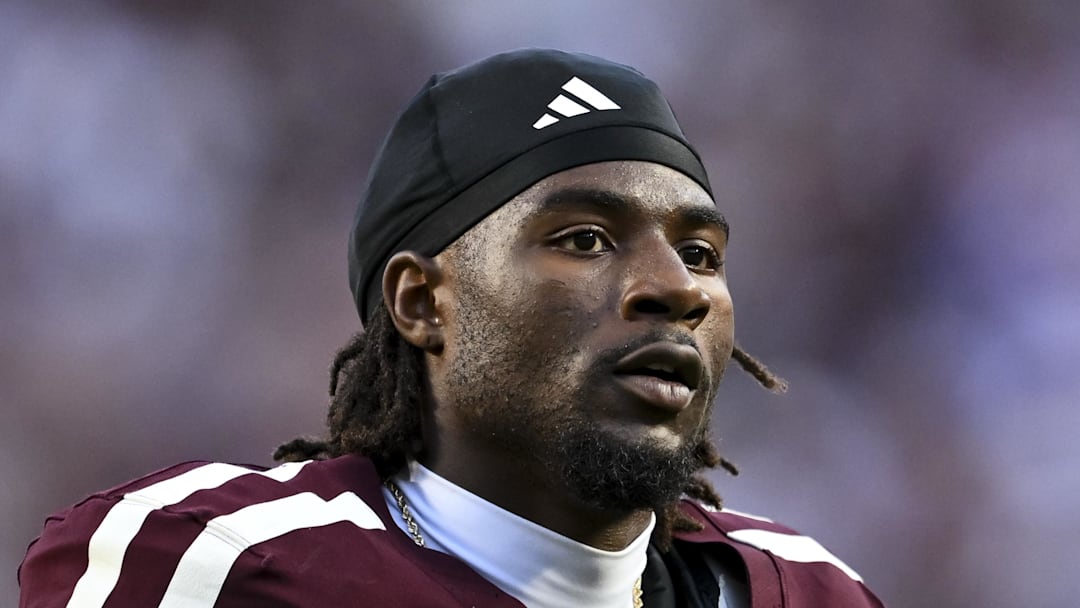 Texas A&M Aggies running back Le'Veon Moss (8) looks on prior to the game against the Florida Gators at Kyle Field. Mandatory Credit: Maria Lysaker-Imagn Images 